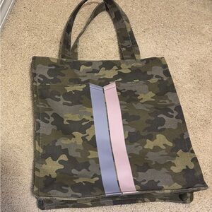 Cute Stella & Dot Camouflage Tote Bag with Stripes NEW NEVER USED